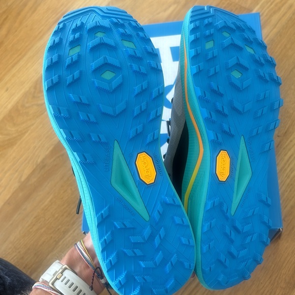 NWT. HOKA Women's Zinal 2 Trail Running Shoes. - Picture 8 of 8